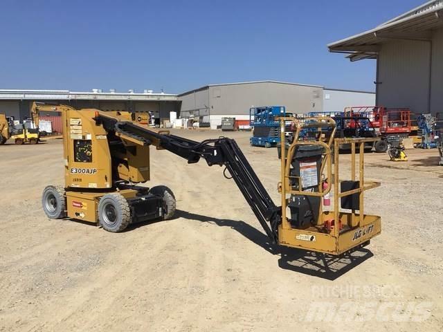 JLG E300AJP Kuukulkijat