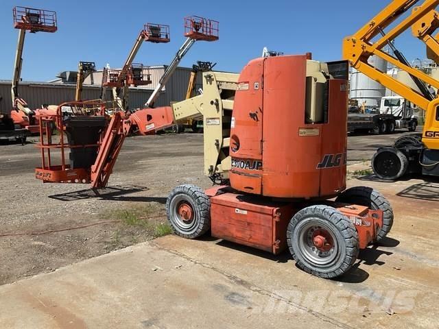 JLG E300AJP Kuukulkijat