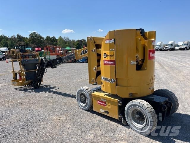 JLG E300AJP Kuukulkijat