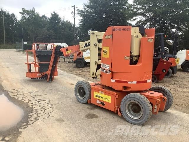 JLG E300AJP Kuukulkijat