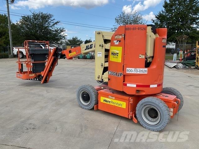 JLG E300AJP Kuukulkijat