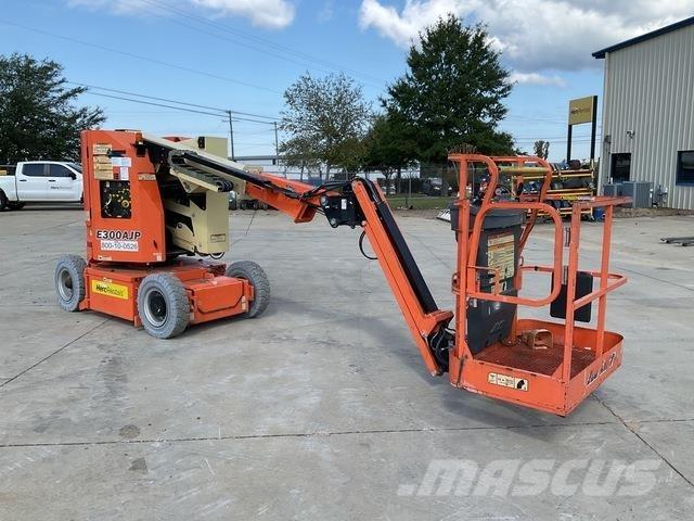 JLG E300AJP Kuukulkijat
