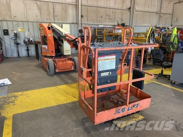 JLG E300AJP Kuukulkijat
