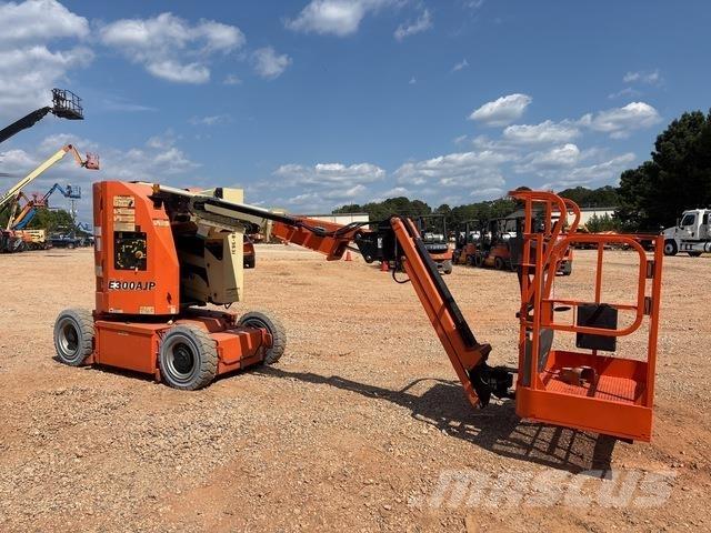 JLG E300AJP Kuukulkijat