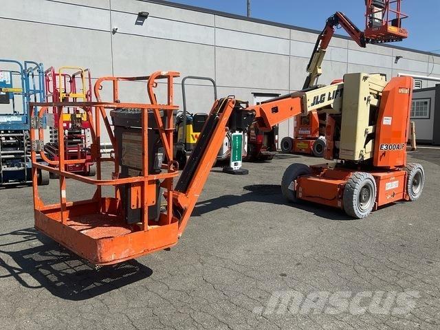 JLG E300AJP Kuukulkijat