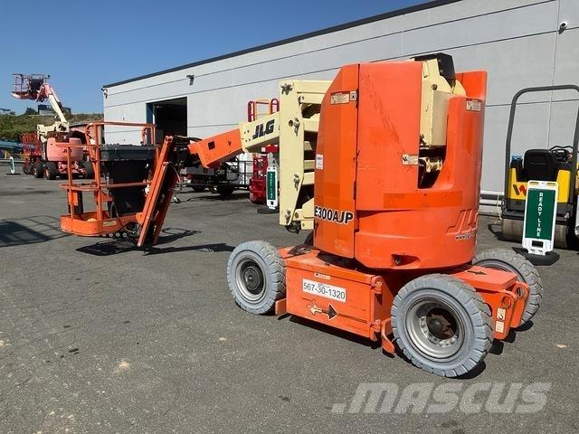 JLG E300AJP Kuukulkijat