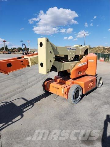 JLG E400AJP Kuukulkijat