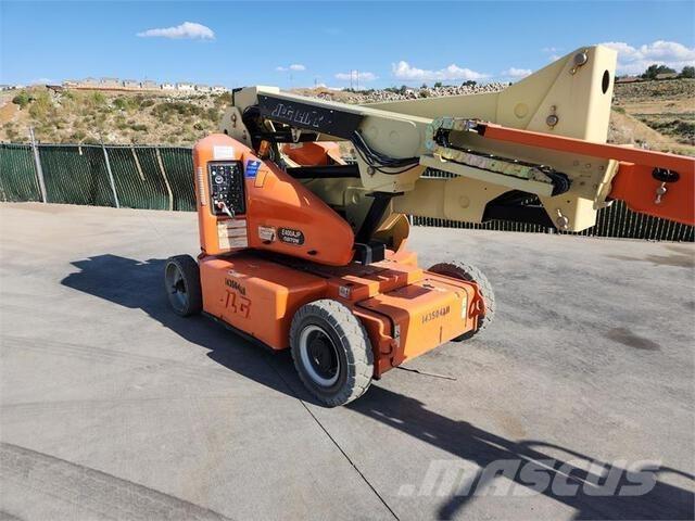 JLG E400AJP Kuukulkijat