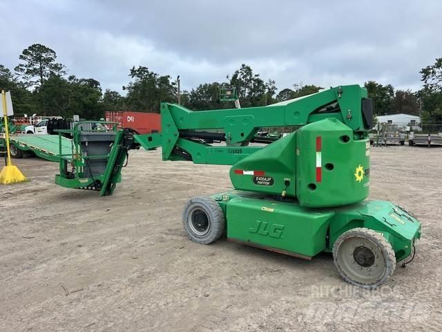 JLG E400AJPN Kuukulkijat