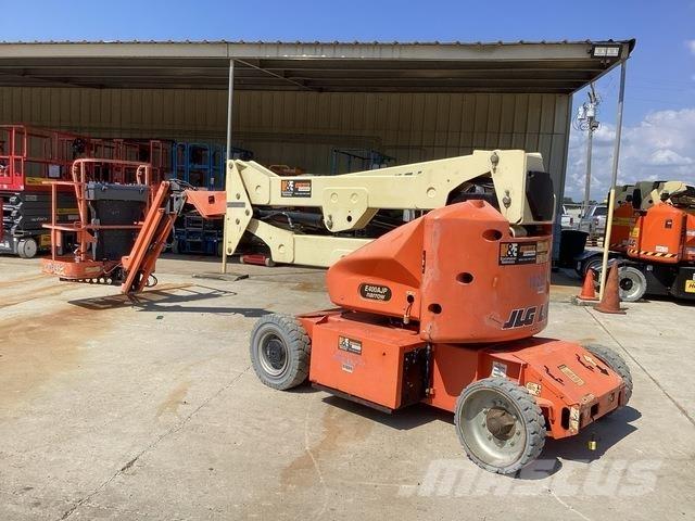 JLG E400AJPN Kuukulkijat