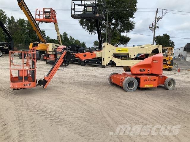 JLG E400AJPN Kuukulkijat