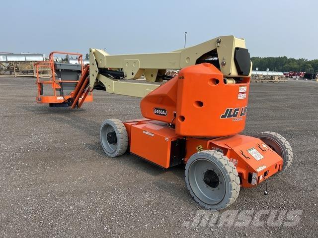 JLG E450AJ Kuukulkijat