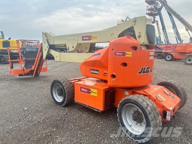 JLG E450AJ Kuukulkijat