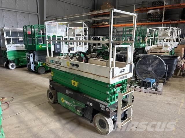 JLG ES2632 Saksilavat