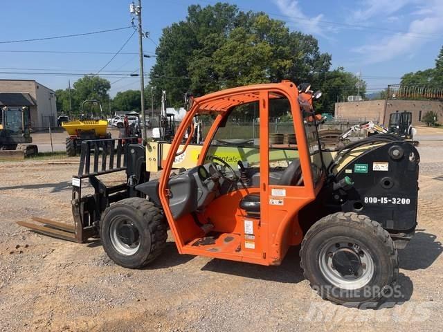 JLG G5-18A Kurottajat