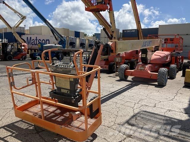 JLG M600JP Teleskooppipuominostimet