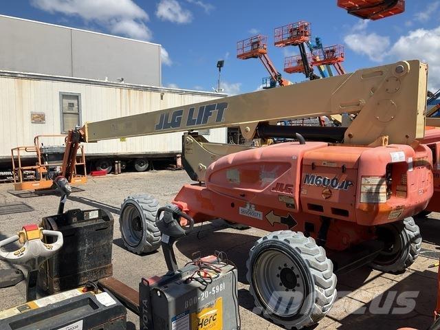 JLG M600JP Teleskooppipuominostimet