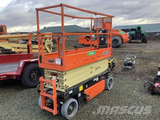 JLG R2632 Saksilavat