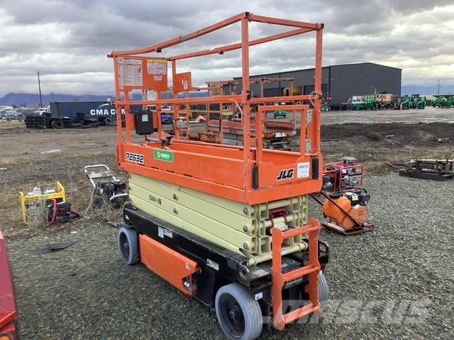 JLG R2632 Saksilavat