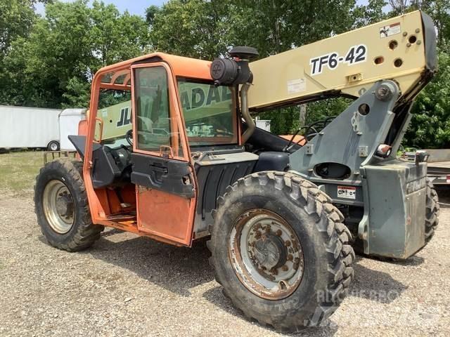 JLG TF6 42A Kurottajat