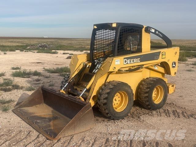 John Deere 325 Liukuohjatut kuormaajat