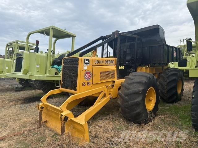 John Deere 640 Juontokoneet