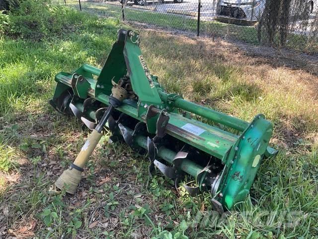 John Deere 665 Muut koneet