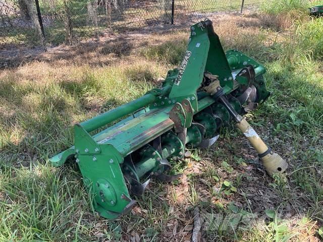 John Deere 665 Muut koneet