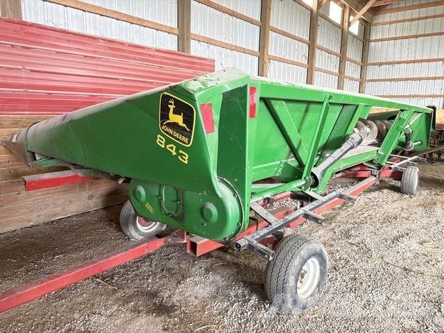 John Deere 843 Muut maanmuokkauskoneet ja lisävarusteet