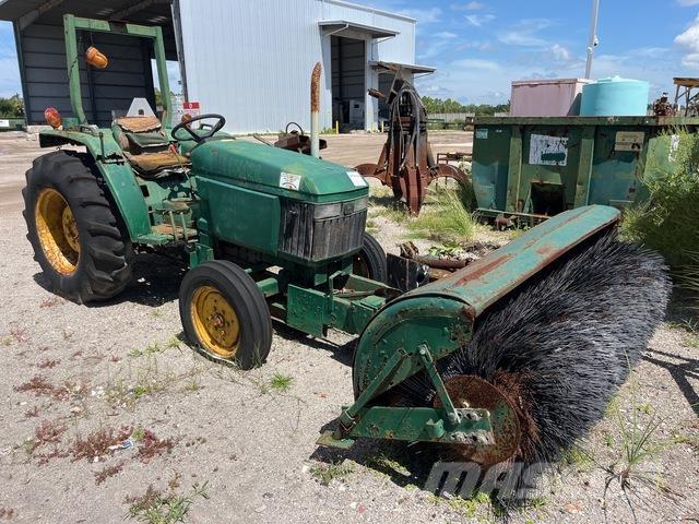 John Deere 970 Lakaisukoneet sisäkäyttöön