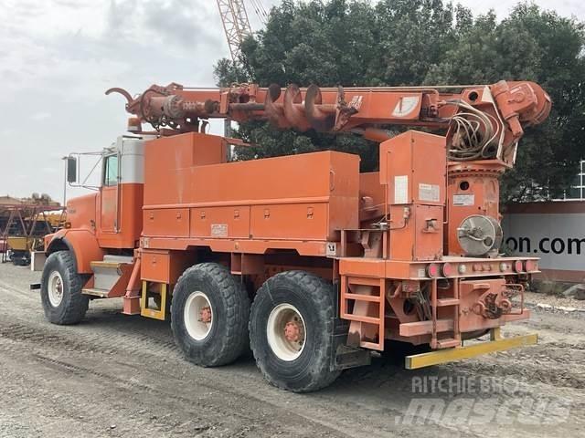 Kenworth C500 Kuorma-auto porauskalustolla
