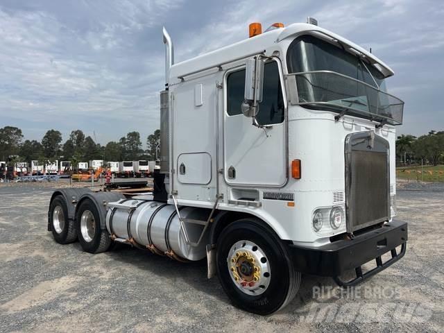 Kenworth K104 Vetopöytäautot