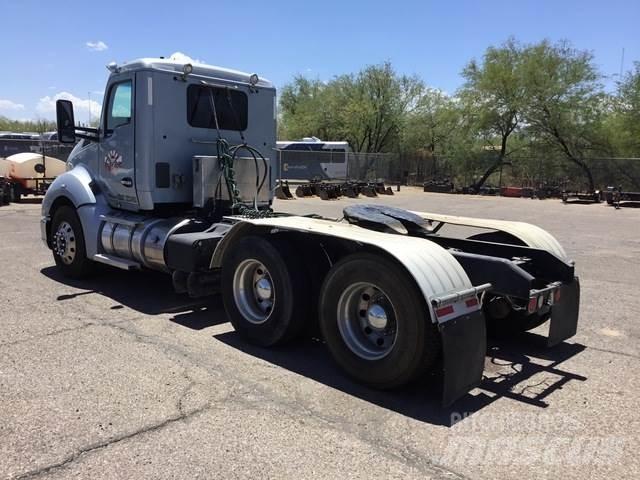 Kenworth T-680 Vetopöytäautot