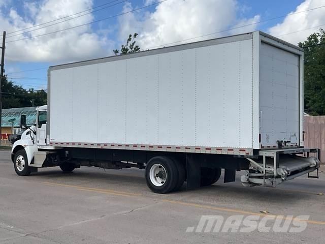 Kenworth T300 Umpikorikuorma-autot