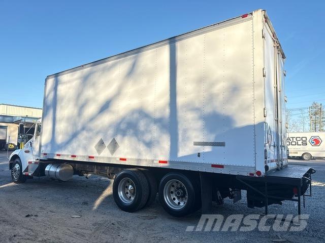 Kenworth T300 Umpikorikuorma-autot