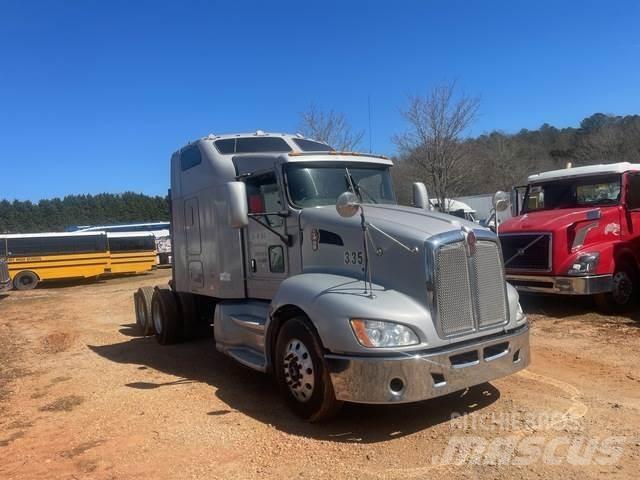 Kenworth T660 Vetopöytäautot