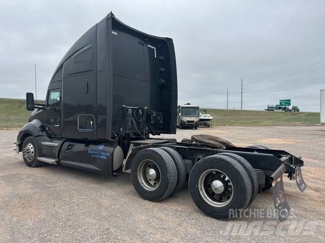Kenworth T680 Vetopöytäautot