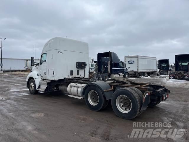 Kenworth T680 Vetopöytäautot
