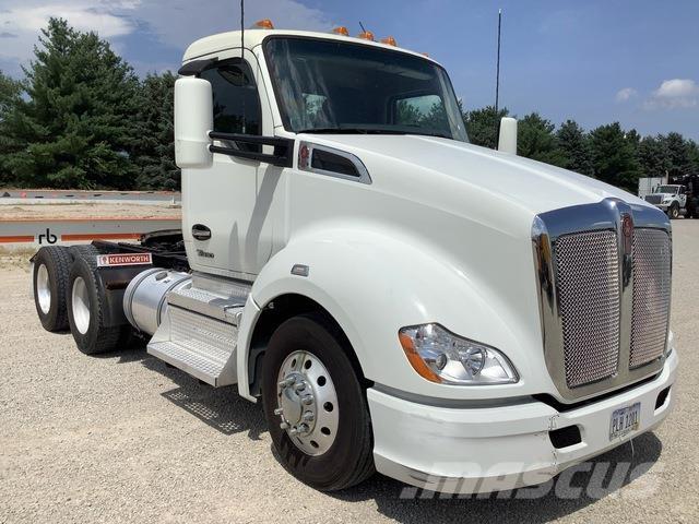 Kenworth T680 Vetopöytäautot