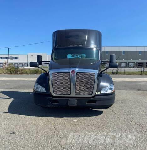 Kenworth T680 Vetopöytäautot