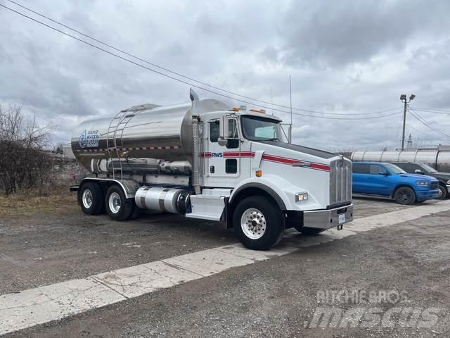 Kenworth T800 Vesisäiliöautot