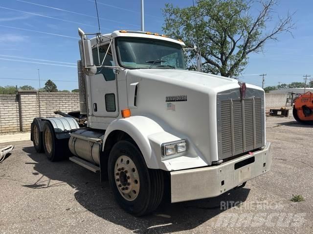 Kenworth T800B Vetopöytäautot