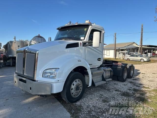 Kenworth T880 Vetopöytäautot