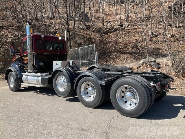 Kenworth T880 Vetopöytäautot