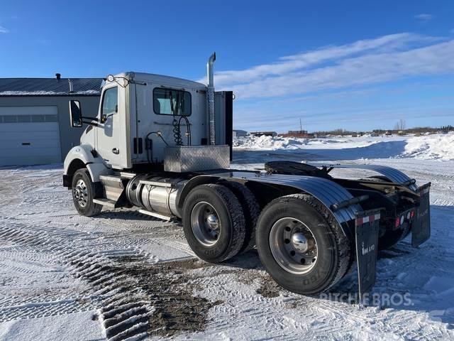 Kenworth T880 Vetopöytäautot