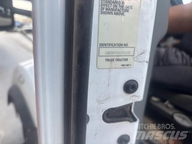 Kenworth T880 Vetopöytäautot