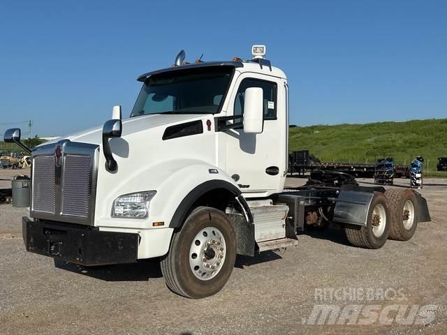Kenworth T880 Vetopöytäautot