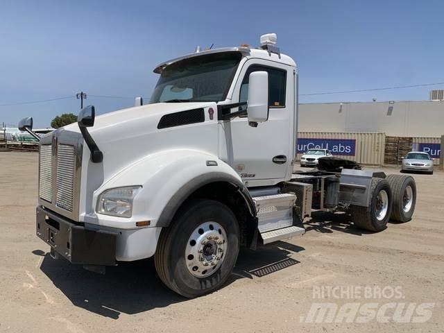 Kenworth T880 Vetopöytäautot