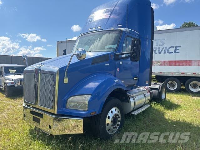 Kenworth T880 Vetopöytäautot