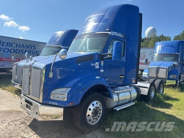 Kenworth T880 Vetopöytäautot